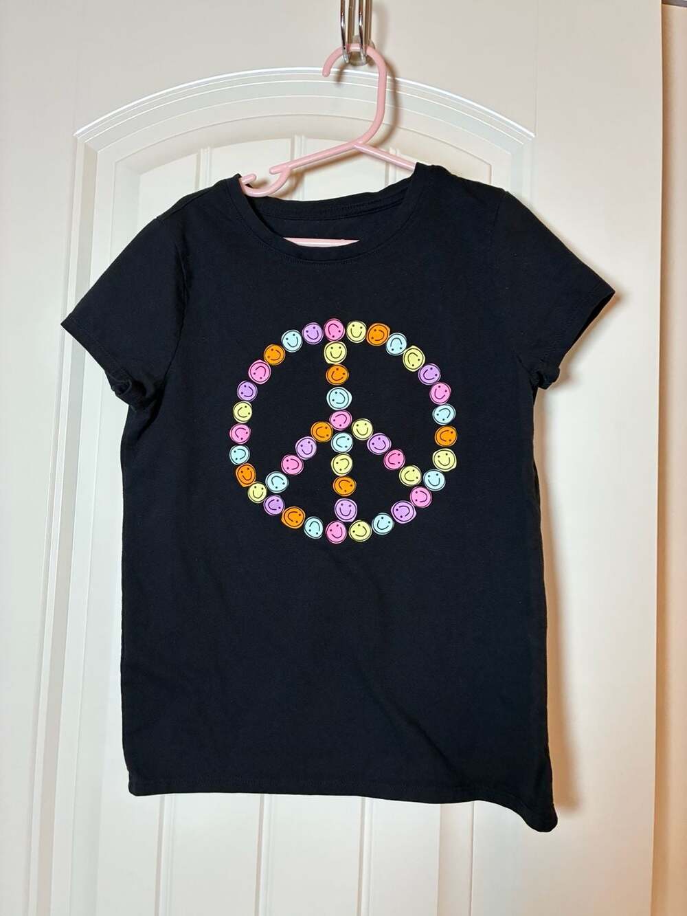 Cat & Jack T-Shirt Smiley Faces Peace Sign Girls Size 8.